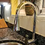 2 Bedroom 2 Bathroom Sea View, Private Free Parking Apartment *