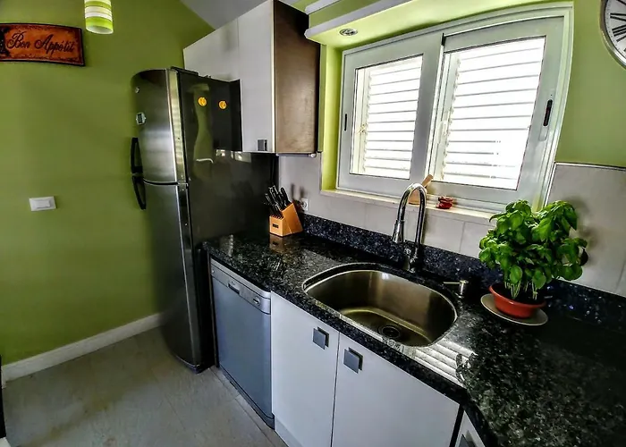 Διαμέρισμα 2 Bedroom 2 Bathroom Sea View, Private Free Parking Ντουμπρόβνικ