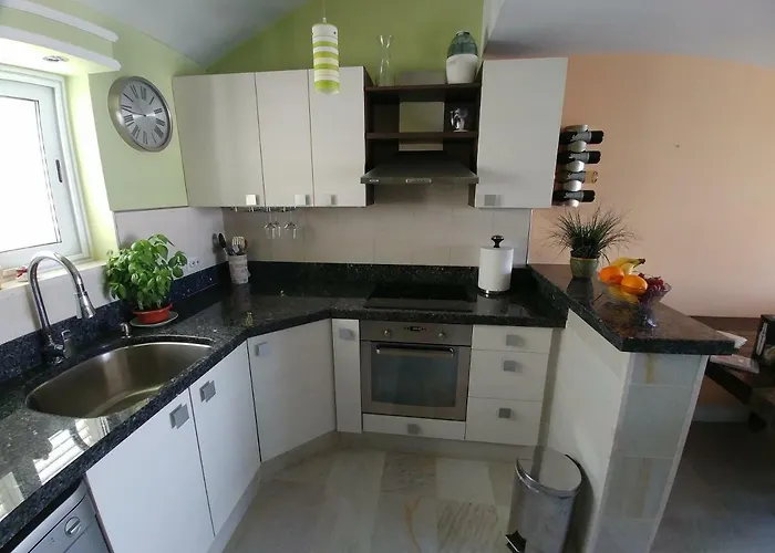 Διαμέρισμα 2 Bedroom 2 Bathroom Sea View, Private Free Parking *