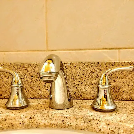 2 Bedroom 2 Bathroom Sea View, Private Free Parking