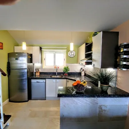 2 Bedroom 2 Bathroom Sea View, Private Free Parking * Ragusa