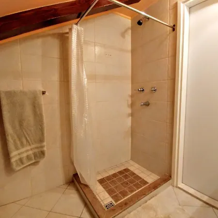 2 Bedroom 2 Bathroom Sea View, Private Free Parking