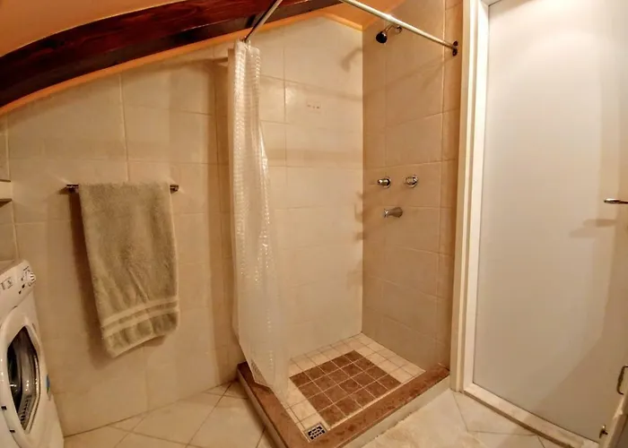 2 Bedroom 2 Bathroom Sea View, Private Free Parking