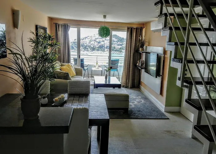 Apartmán 2 Bedroom 2 Bathroom Sea View, Private Free Parking *