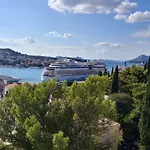 2 Bedroom 2 Bathroom Sea View, Private Free Parking * Dubrovnik