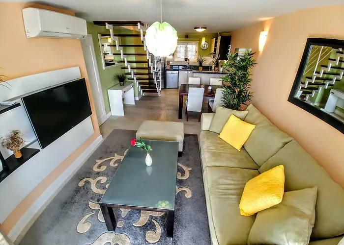 2 Bedroom 2 Bathroom Sea View, Private Free Parking アパート ドゥブロブニク