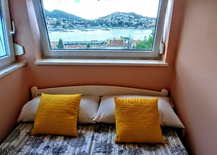 2 Bedroom 2 Bathroom Sea View, Private Free Parking アパート ドゥブロブニク